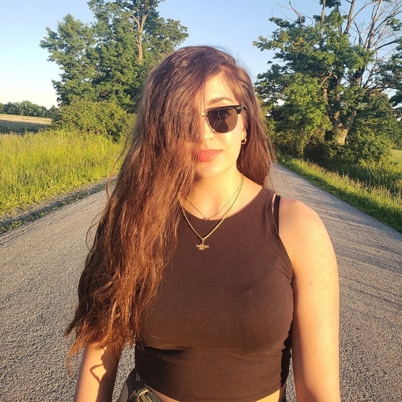 Meet your Posher, Romisa - Picture 1 of 1